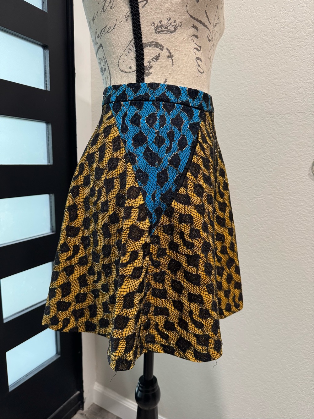 NWOT  English Rose Yellow and Black Patterned Skater Skirt with Blue Waistband - Picture 3 of 7